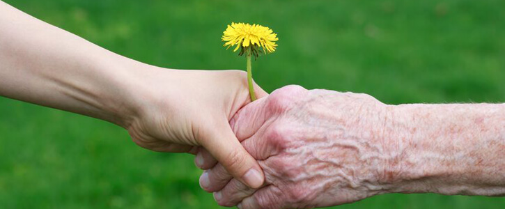 اليوم العالمي للمسنين – معـًا للإهتمام بكبار السن والإحتفال بيومهم العالمي